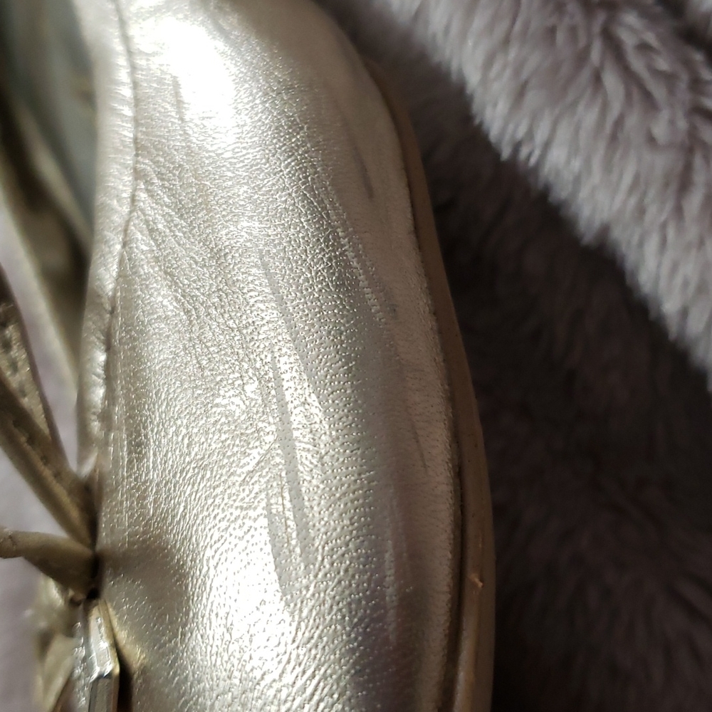 Gold leather flats size 6M Anne Klein - Picture 16 of 16